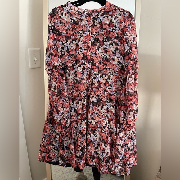 Vici Dresses & Skirts - Vici Floral dress